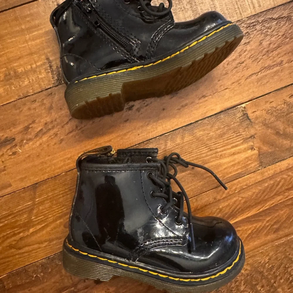 DR. MARTENS Glossy Combat Boots‎